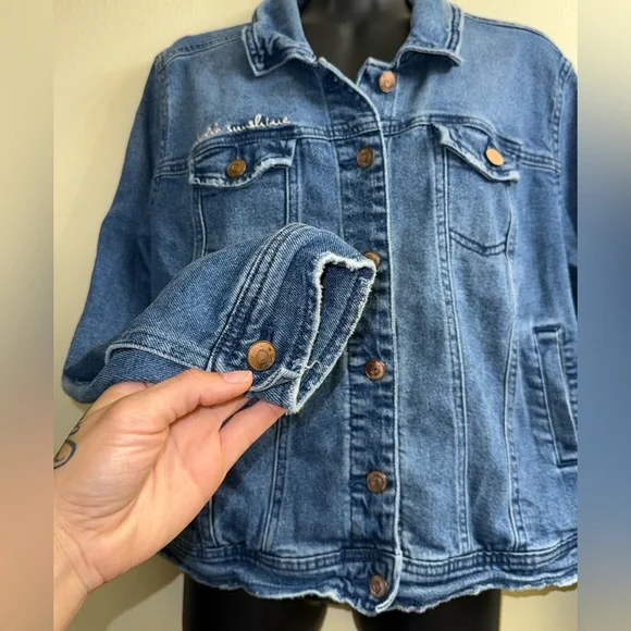 A New Day Hello Sunshine Embroidered Denim Jacket Raw Hem Blue Size L - Picture 4 of 7